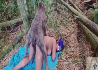 Dark-haired girl finds a secluded spot for zoo sex